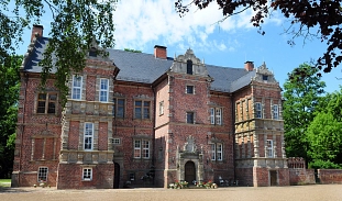 Erbhof in Thedinghausen - Front Erbhof in Thedinghausen (Foto: Fritz Westermann)